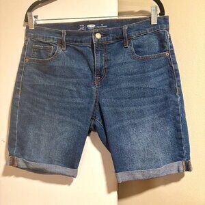 Old Navy Women Fitted SZ: 12 Regular/Standard Denim shorts w cuffed hem